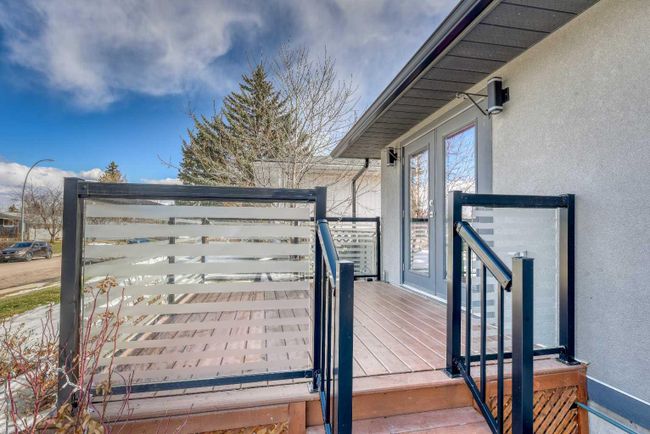 47 Haddock Road Sw, Home with 4 bedrooms, 3 bathrooms and 1 parking in Calgary AB | Image 3
