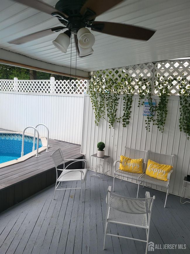 72 High St, House other with 2 bedrooms, 3 bathrooms and null parking in Perth Amboy NJ | Image 17