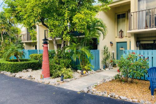 n2-87200 Overseas Hwy, Islamorada, FL, 33036-3105 | Card Image