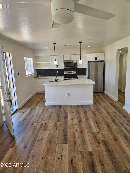 827 E Marlette Ave, Phoenix, AZ, 85014-1506 | Card Image