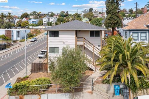 100 Carolina St, Vallejo, CA, 94590-5405 | Card Image