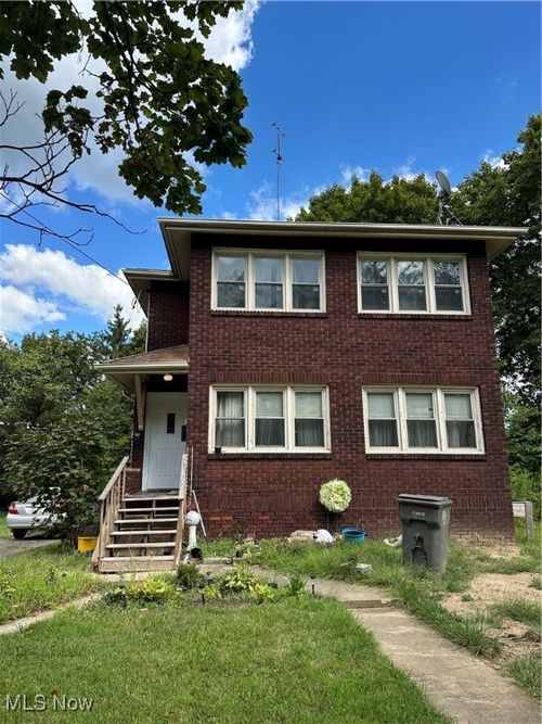 2417 Elm St, Youngstown, OH, 44505-2515 | Card Image