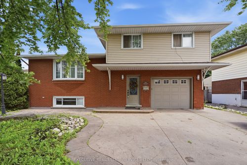 207 Christopher Dr, Cambridge, ON, N1R4S6 | Card Image