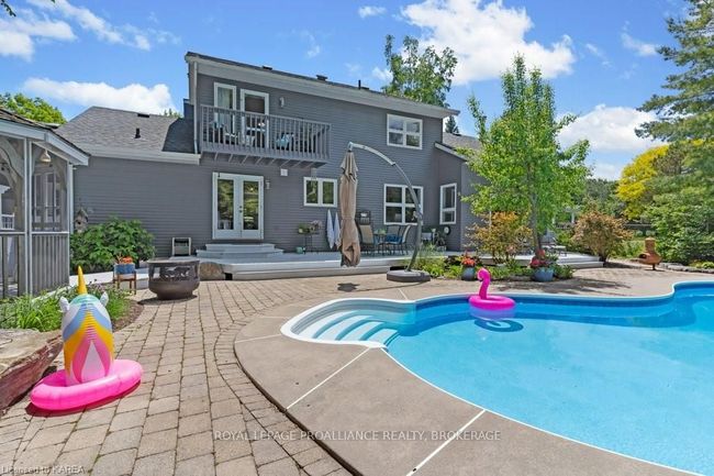 8 Forest Dr, House other with 3 bedrooms, 3 bathrooms and 6 parking in Kingston ON | Image 40