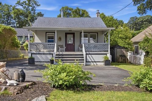 110 Maxim Dr, Hopatcong, NJ, 07843-1925 | Card Image