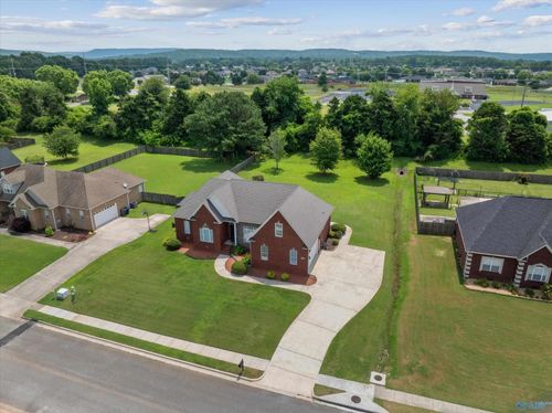 226 Twin Lakes Dr, New Market, AL, 35761-7646 | Card Image
