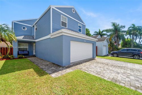 208 159th Ln, Sunrise, FL, 33326-2259 | Card Image