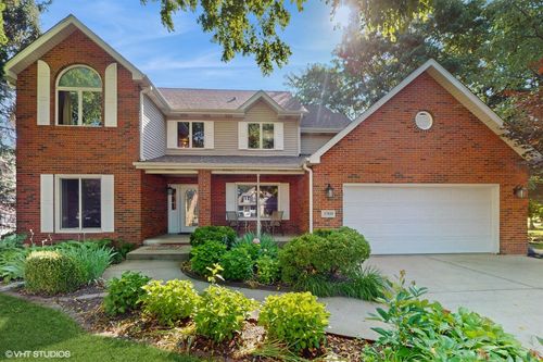 3908 Autumn Ln, Valparaiso, IN, 46385 | Card Image
