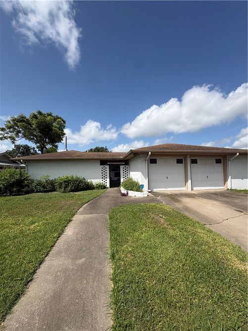 4633 Sheffield Ln, Corpus Christi, TX, 78411-4822 | Card Image