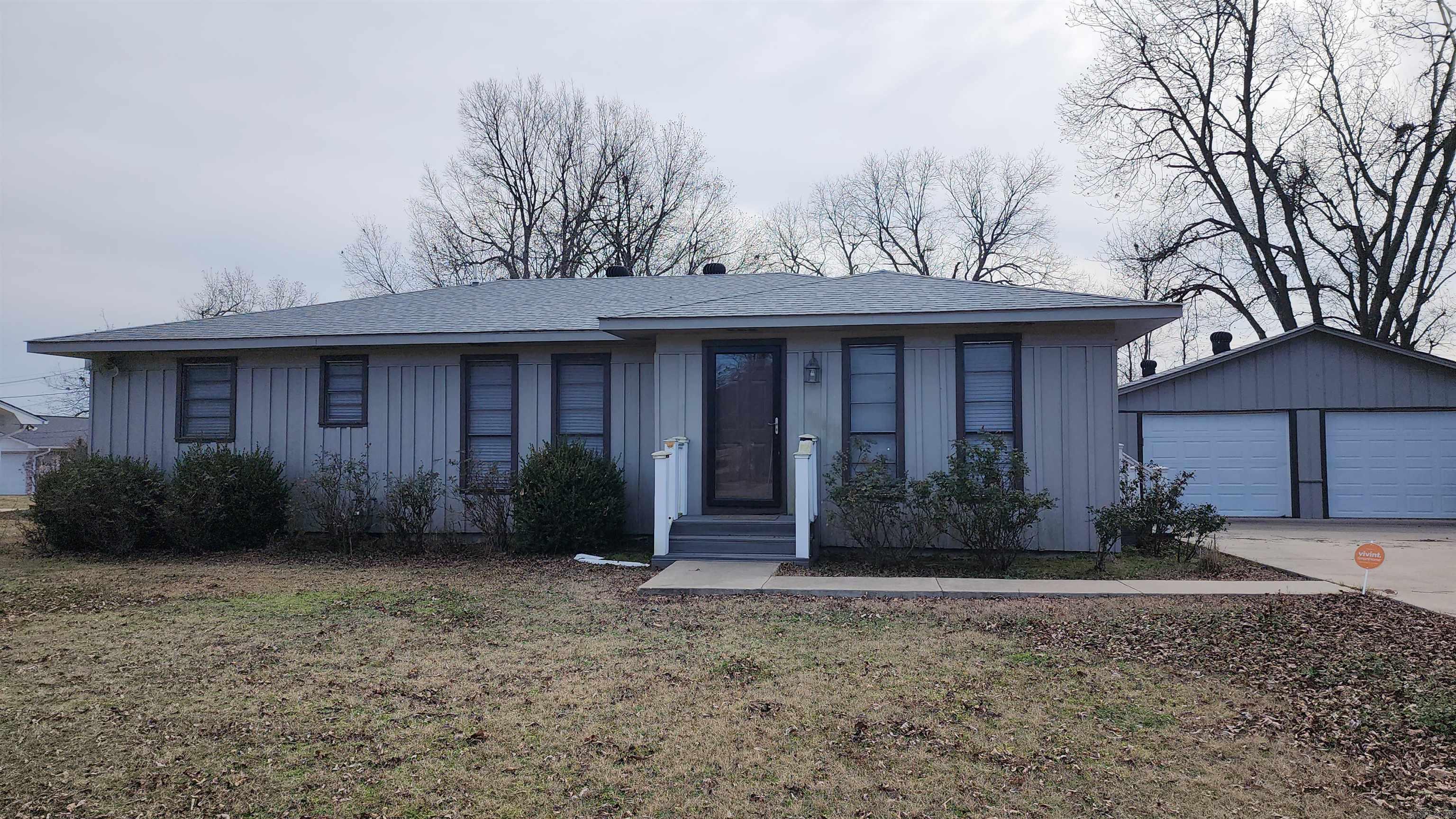 Mobile St, Pine Bluff, AR 71601