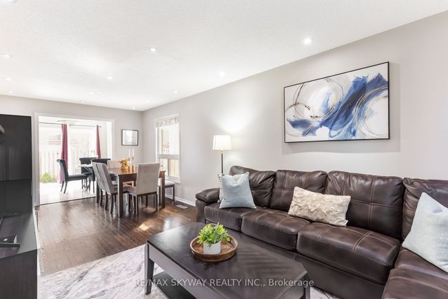 104 Sandmere Ave, House attached with 4 bedrooms, 3 bathrooms and 3 parking in Brampton ON | Image 11