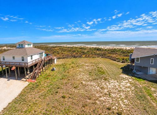 279 Private Road 640, Matagorda, TX, 77457-1702 | Card Image