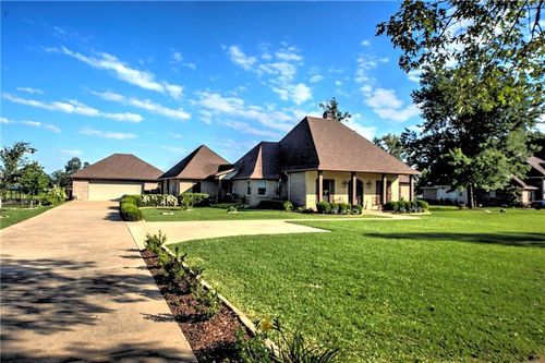 122 Fox Run Dr, Natchitoches, LA, 71457-7881 | Card Image