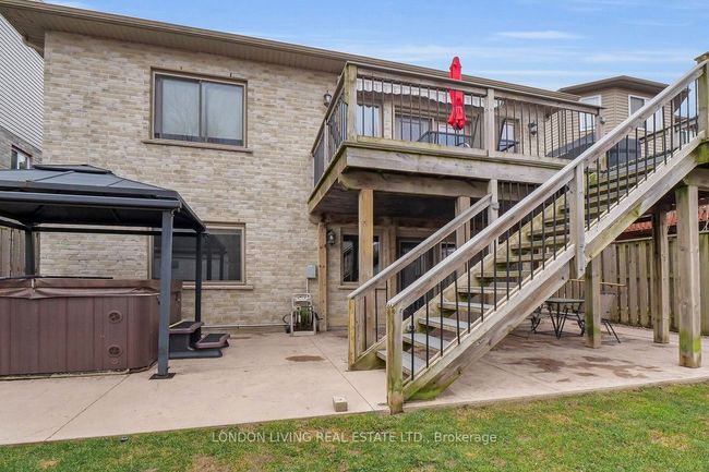 2820 Devon Rd, House other with 4 bedrooms, 3 bathrooms and 4 parking in London ON | Image 41