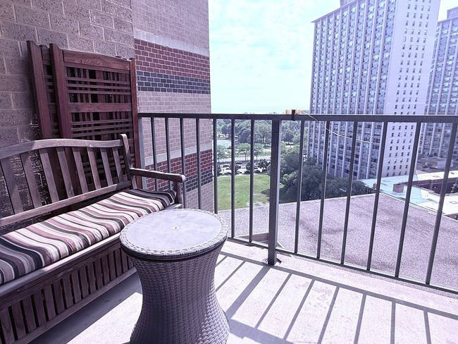 APT-1309 - 3660 N Lake Shore Dr, Condo with 0 bedrooms, 1 bathrooms and null parking in Chicago IL | Image 9
