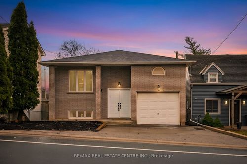 18 Avenue Rd, Cambridge, ON, N1R1B7 | Card Image