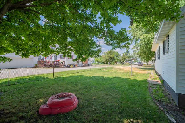 502 Cedar St, House other with 3 bedrooms, 2 bathrooms and 8 parking in Le Roy IL | Image 25