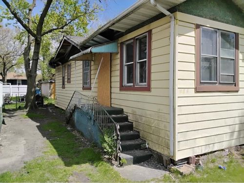 823 Pierce St, Gary, IN, 46402-2125 | Card Image