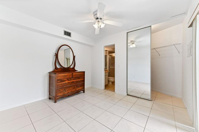 3864 Victoria Dr, Condo with 2 bedrooms, 3 bathrooms and null parking in West Palm Beach FL | Image 16