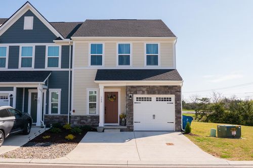 753 Lipizanner Ln, Smyrna, TN, 37167-6319 | Card Image