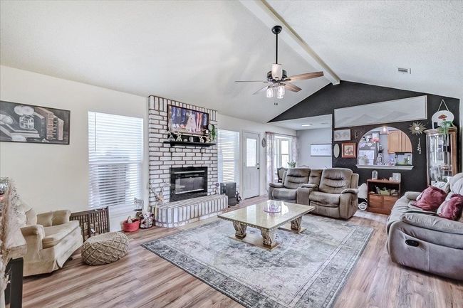 391 Roberts Ave, House other with 3 bedrooms, 2 bathrooms and null parking in Bridge City TX | Image 4