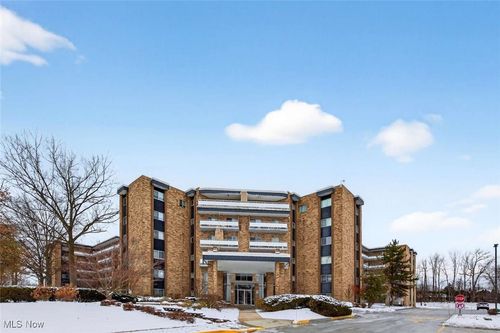 apt-619-2112 Acacia Park Dr, Lyndhurst, OH, 44124-3852 | Card Image