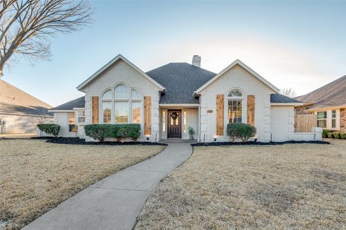 934 Fairway Dr, Duncanville, TX, 75137-4612 | Card Image