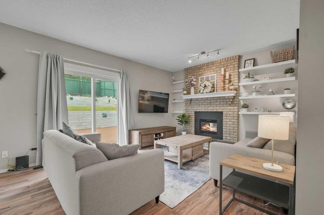 2815 Signal Hill Dr Sw, House other with 3 bedrooms, 3 bathrooms and 4 parking in Calgary AB | Image 10