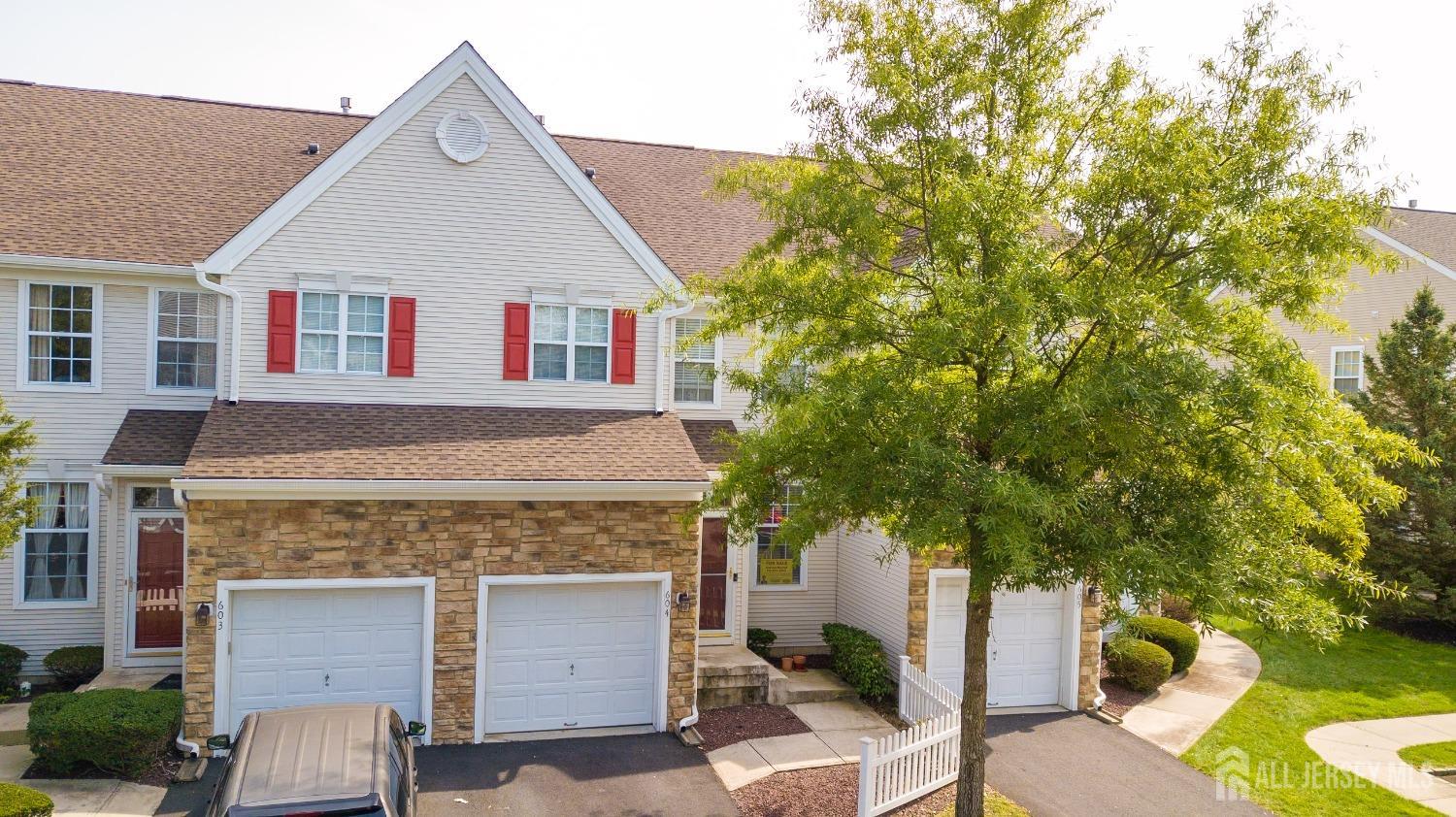 Yarrow Cir, Dayton, NJ 08810