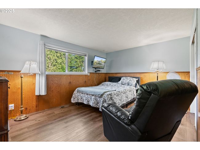 22400 S Evergreen Dr, House other with 5 bedrooms, 3 bathrooms and 2 parking in Beavercreek OR | Image 15
