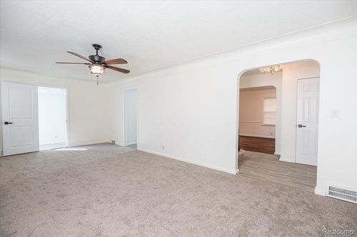 19701 Sumner, Redford, MI, 48240-1338 | Card Image