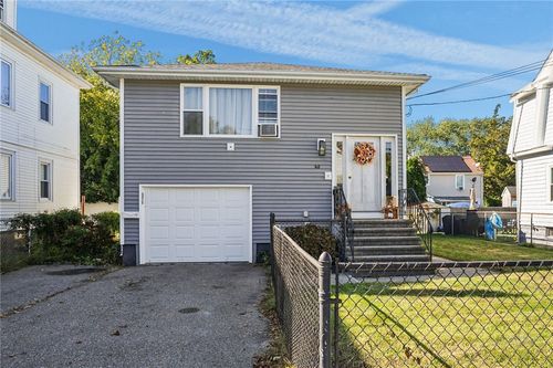 68 Everett St, Warren, RI, 02885-1933 | Card Image