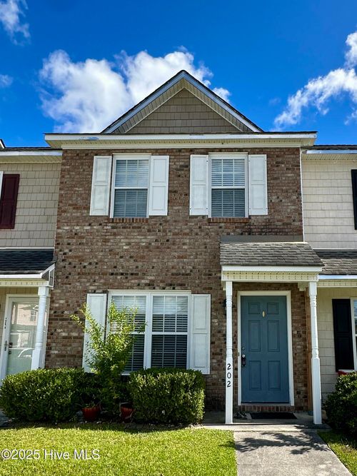 202 Springwood Dr, Jacksonville, NC, 28546-9675 | Card Image