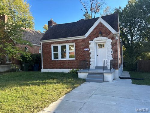 7736 W Ranken Ave, Richmond Heights, MO, 63117-2003 | Card Image