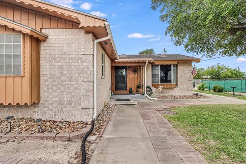 1032 Illinois St, Robstown, TX, 78380-3408 | Card Image