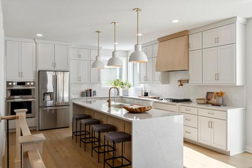 11359 Wildflower Dr N, Lake Elmo, MN, 55042-2206 | Card Image