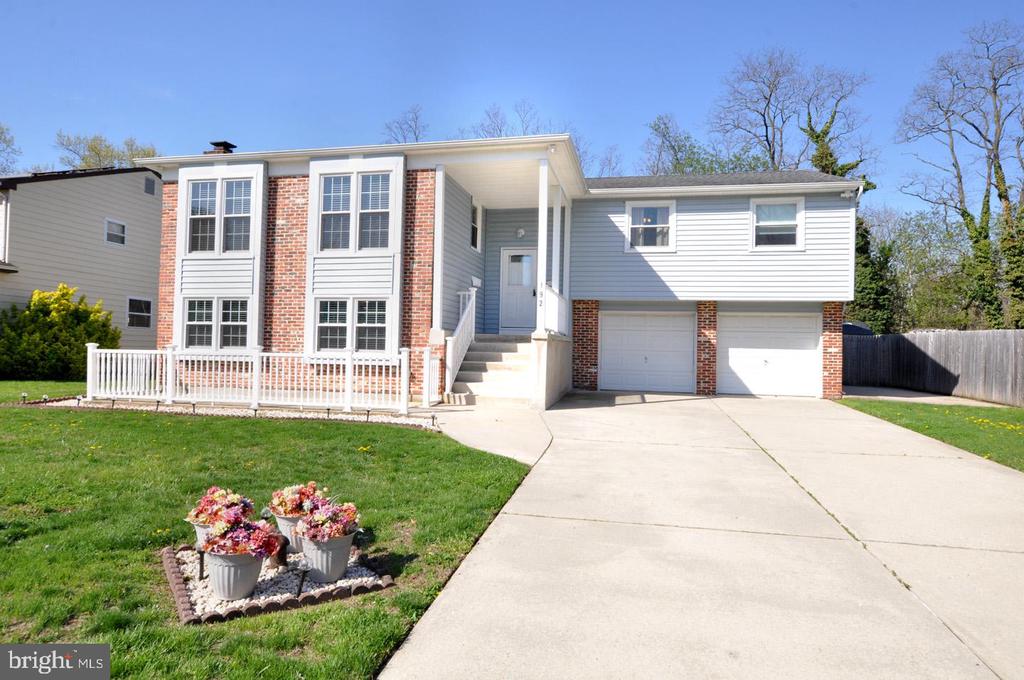 Residential in MOUNT LAUREL