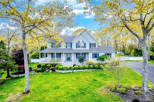 212 Fairway Dr, Wading River, NY, 11792-3608 | Card Image