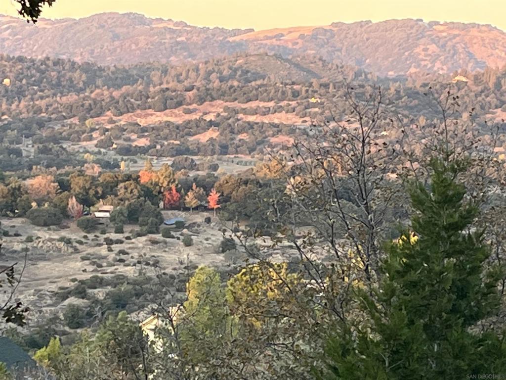 Land in Julian 3