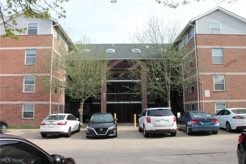 409 Brown St, Akron, OH, 44311-1247 | Card Image