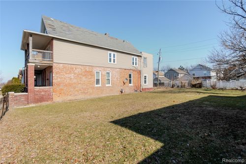 1486 17th St, Detroit, MI, 48216-1813 | Card Image