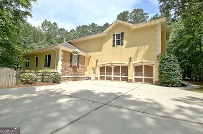 3-Car Garage | Image 2