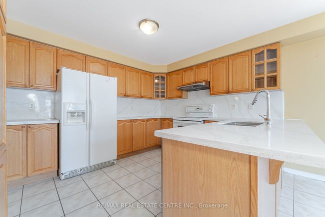 181 Brisdale Dr, House other with 6 bedrooms, 5 bathrooms and 5 parking in Brampton ON | Image 13