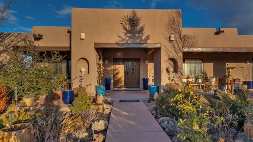 a-16 Via De Estrellas, Santa Fe, NM, 87506-8284 | Card Image