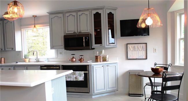 Kitchen view from Dining /seating Area | Image 18