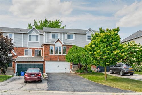 64 Fairgreen Close, Cambridge, ON, N1T1T7 | Card Image