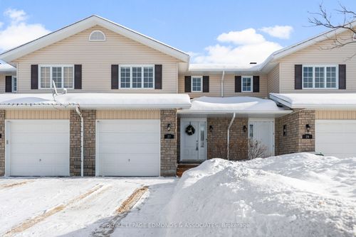 27 Winston Ave, Petawawa, ON, K8H0C1 | Card Image