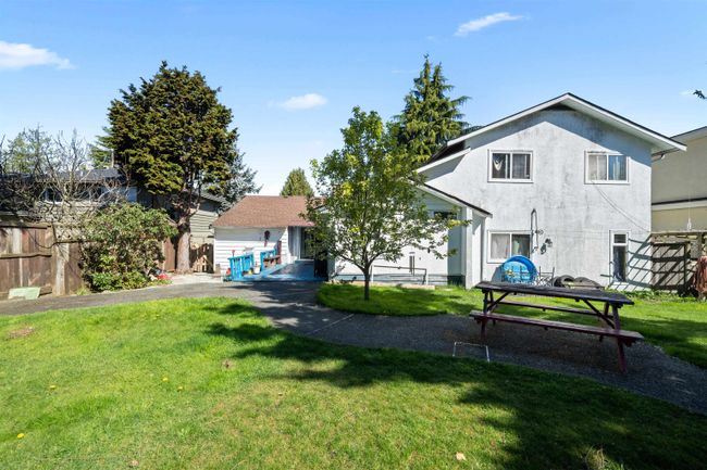 9771 Pinewell Crescent, House other with 6 bedrooms, 3 bathrooms and 5 parking in Richmond BC | Image 12