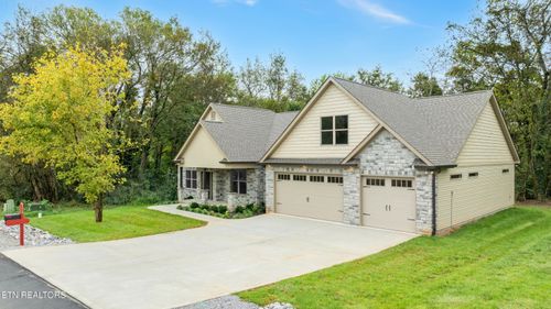 172 Utsesti Way, Loudon, TN, 37774-2721 | Card Image