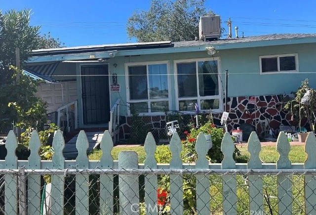 Lillian Dr, Barstow, CA 92311